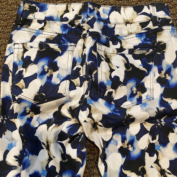 WHBM Blanc Floral Print Slim Ankle Jean - Picture 7 of 8